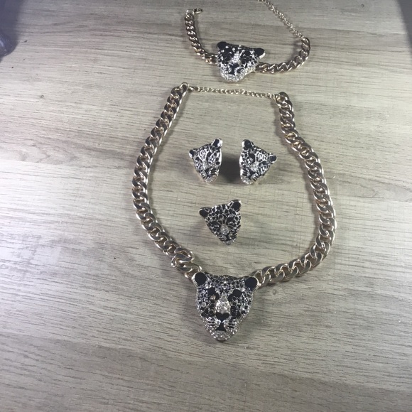 Gold and Black Leopard  Rhinestone Jewelry Earring Necklace Set - Picture 5 of 9